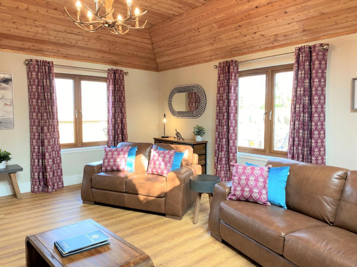 Partridge Lodge With Hot Tub Forgandenny ภายนอก รูปภาพ